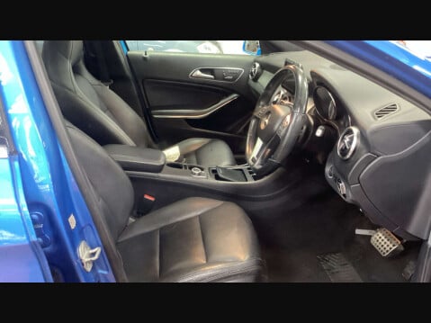Mercedes-Benz GLA 2.1 GLA 220 AMG Line Premium+CDi 4Matic Automatic 4WD 5dr - NATIONAL DELIVE 7