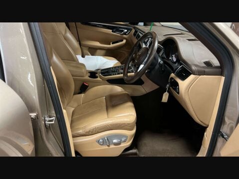 Porsche Macan 3.0 Macan S D Semi-Automatic 4WD 5dr - NATIONAL DELIVERY* 7