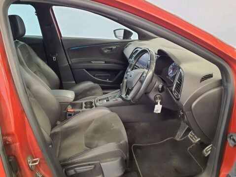SEAT Leon 2.0 Leon Cupra 300 TSi Semi-Automatic 5dr - NATIONAL DELIVERY* 7