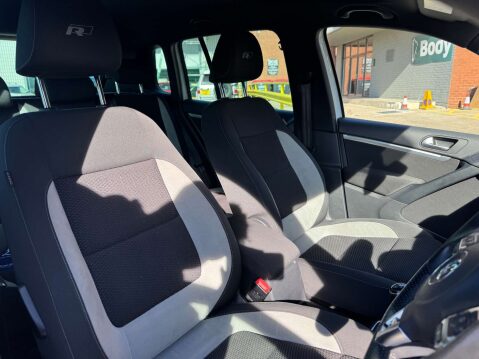 Volkswagen Tiguan 2.0 Tiguan R-Line TDI BlueMotion Technology 4Motion 4WD 5dr - NATIONAL DELI 13