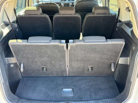 Volkswagen Touran 2.0 Touran SEL TDI BlueMotion Technology Semi-Automatic 5dr - NATIONAL DELI 27