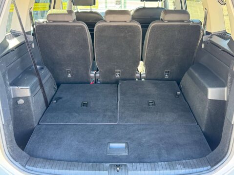 Volkswagen Touran 2.0 Touran SEL TDI BlueMotion Technology Semi-Automatic 5dr - NATIONAL DELI 26