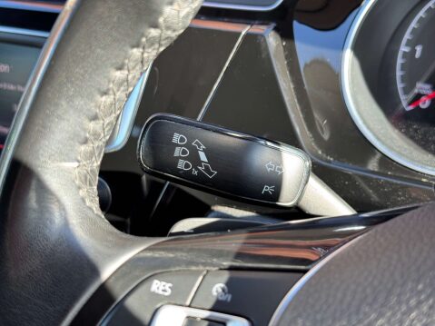 Volkswagen Touran 2.0 Touran SEL TDI BlueMotion Technology Semi-Automatic 5dr - NATIONAL DELI 32