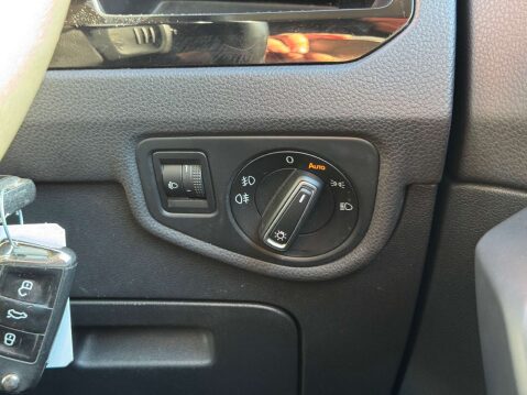 Volkswagen Touran 2.0 Touran SEL TDI BlueMotion Technology Semi-Automatic 5dr - NATIONAL DELI 35