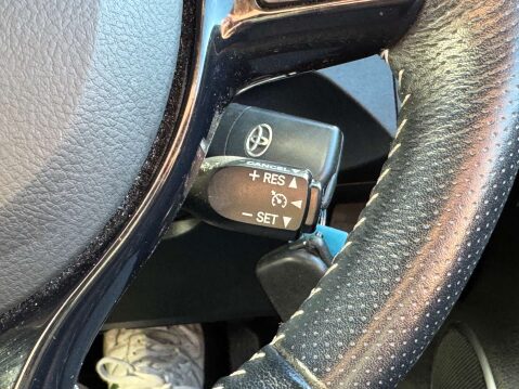 Toyota Yaris 1.3 Yaris Design VVT-i 5dr - NATIONAL DELIVERY* 29