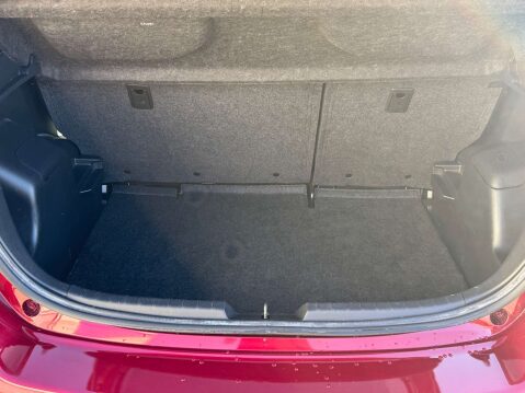 Toyota Yaris 1.3 Yaris Design VVT-i 5dr - NATIONAL DELIVERY* 21