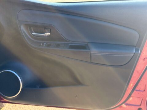 Toyota Yaris 1.3 Yaris Design VVT-i 5dr - NATIONAL DELIVERY* 49