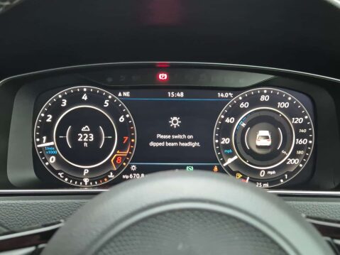 Volkswagen Golf 2.0 Golf R TSi 4Motion Semi-Automatic 4WD 5dr - NATIONAL DELIVERY* 39