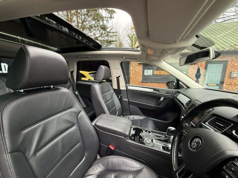 Volkswagen Touareg 3.0 TDI V6 BlueMotion Tech Escape Tiptronic 4WD Euro 6 (s/s) 5dr 11