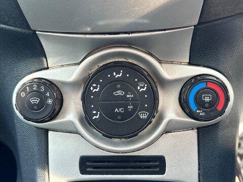 Ford Fiesta 1.4 Zetec 3dr 10