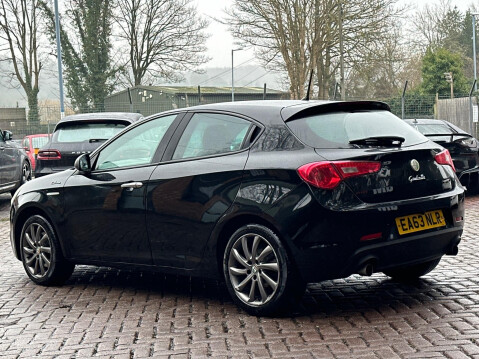 Alfa Romeo Giulietta 2.0 JTDM-2 Collezione Euro 5 (s/s) 5dr 6