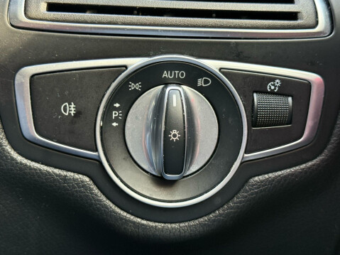 Mercedes-Benz C Class 2.0 C300d AMG Line (Premium) G-Tronic+ Euro 6 (s/s) 2dr 32