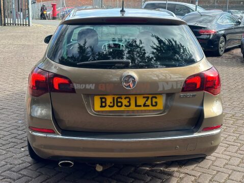 Vauxhall Astra 2.0 CDTi SRi Sports Tourer Euro 5 (s/s) 5dr 4