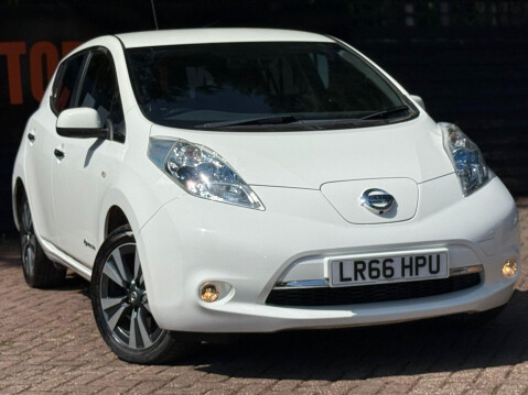 Nissan LEAF 30kWh Tekna Auto 5dr 1
