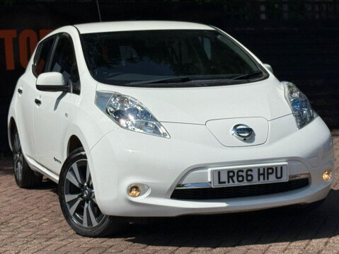 Nissan LEAF 30kWh Tekna Auto 5dr 2