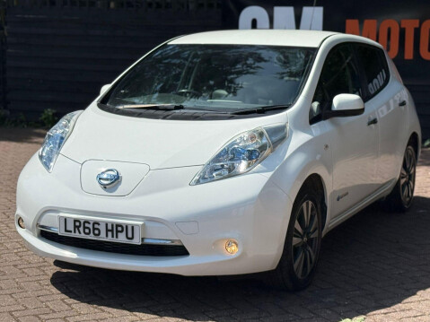 Nissan LEAF 30kWh Tekna Auto 5dr 8