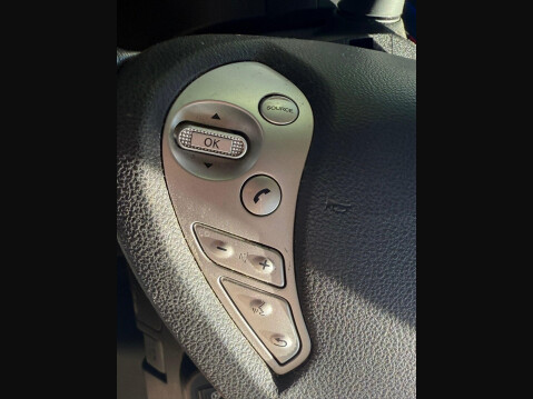 Nissan LEAF 30kWh Tekna Auto 5dr 12