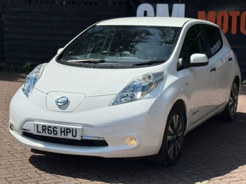 Nissan LEAF 30kWh Tekna Auto 5dr 8