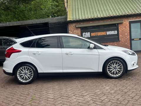 Ford Focus 1.0T EcoBoost Zetec Euro 5 (s/s) 5dr 3