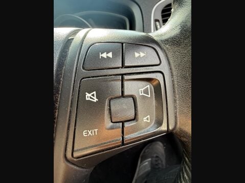 Volvo V40 1.6 D2 ES Euro 5 (s/s) 5dr 9