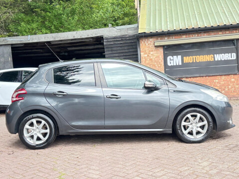 Peugeot 208 1.4 HDi Style Euro 5 5dr 2