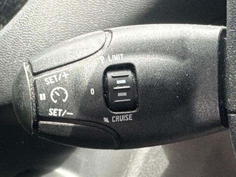 Peugeot 208 1.4 HDi Style Euro 5 5dr 13