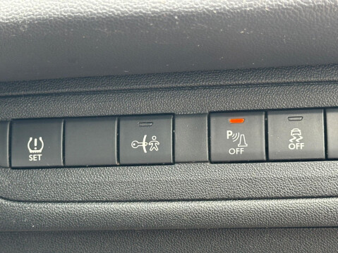 Peugeot 208 1.4 HDi Style Euro 5 5dr 14