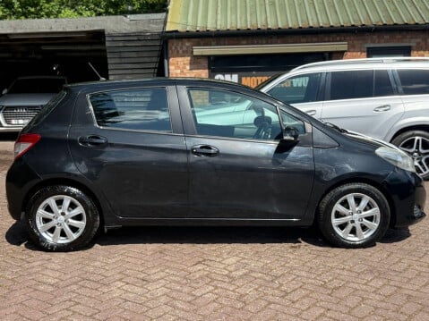 Toyota Yaris 1.0 VVT-i TR Euro 5 5dr 3