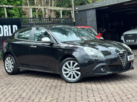 Alfa Romeo Giulietta 2.0 JTDM-2 Veloce Euro 5 (s/s) 5dr 2