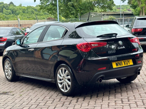 Alfa Romeo Giulietta 2.0 JTDM-2 Veloce Euro 5 (s/s) 5dr 7