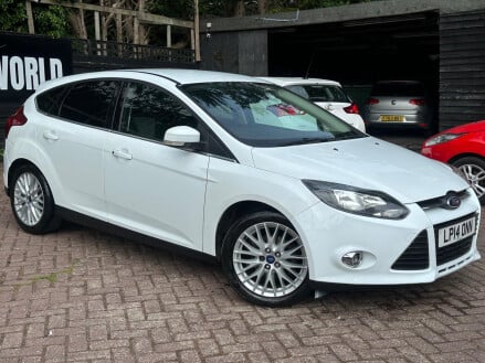 Ford Focus 1.0T EcoBoost Zetec Euro 5 (s/s) 5dr