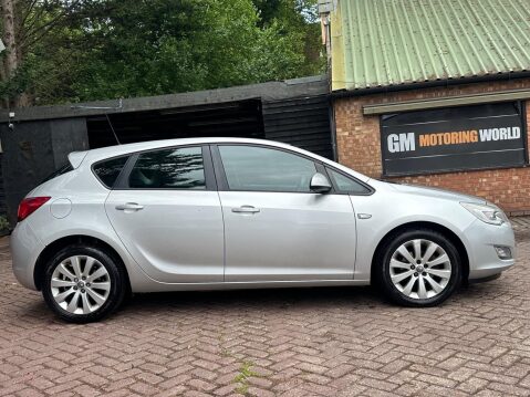 Vauxhall Astra 1.6 16v Exclusiv Euro 5 5dr 3