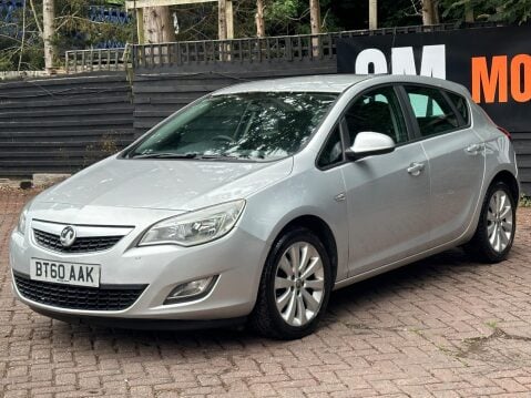 Vauxhall Astra 1.6 16v Exclusiv Euro 5 5dr 8