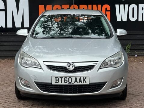 Vauxhall Astra 1.6 16v Exclusiv Euro 5 5dr 9