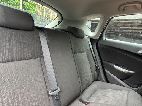 Vauxhall Astra 1.6 16v Exclusiv Euro 5 5dr 11