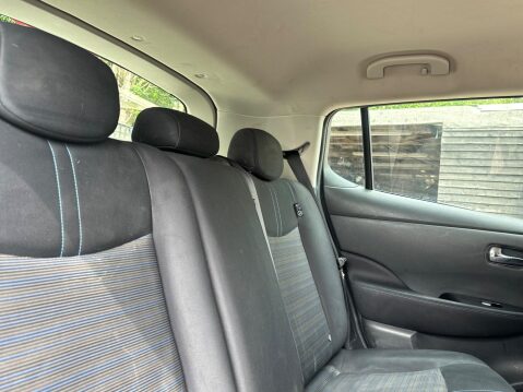 Nissan LEAF 40kWh Acenta Auto 5dr 12