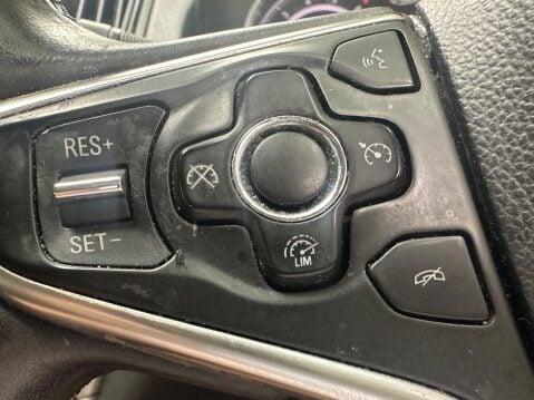 Vauxhall Insignia 2.0 CDTi ecoFLEX Design Euro 5 (s/s) 5dr 14