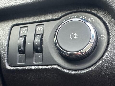 Vauxhall Insignia 2.0 CDTi Exclusiv Auto Euro 5 5dr 16