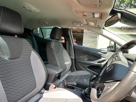 Vauxhall Astra 1.2 Turbo SRi VX Line Nav Euro 6 (s/s) 5dr 10