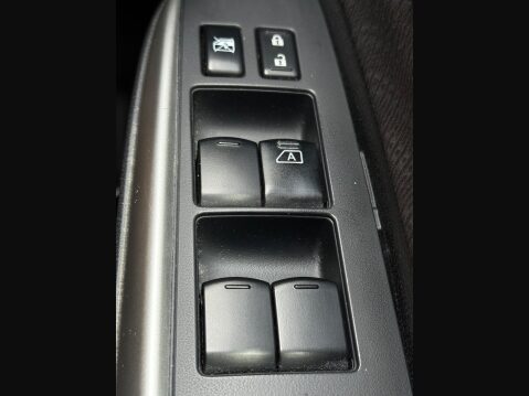 Nissan Note 1.5 dCi Tekna Euro 5 (s/s) 5dr 17