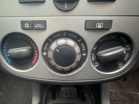 Vauxhall Corsa 1.0 ecoFLEX 12V Energy Euro 5 3dr (A/C) 11