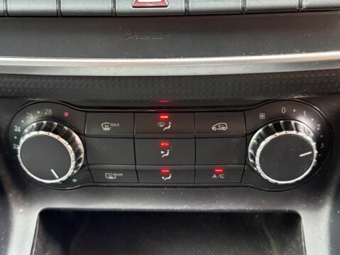 Mercedes-Benz A Class 1.6 A180 BlueEfficiency SE Euro 6 (s/s) 5dr 12