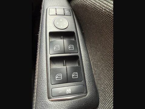 Mercedes-Benz A Class 1.6 A180 BlueEfficiency SE Euro 6 (s/s) 5dr 17