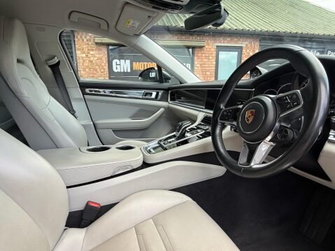 Porsche Panamera 2.9 V6 E-Hybrid 14kWh 4 Saloon PDK 4WD Euro 6 (s/s) 5dr 29