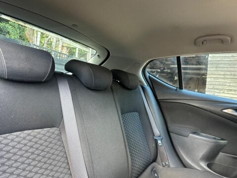 Vauxhall Astra 1.4i Design Euro 6 5dr 11