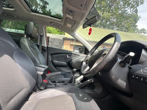 Hyundai ix35 2.0 CRDi Premium 4WD Euro 5 5dr 10