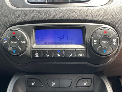 Hyundai ix35 2.0 CRDi Premium 4WD Euro 5 5dr 11