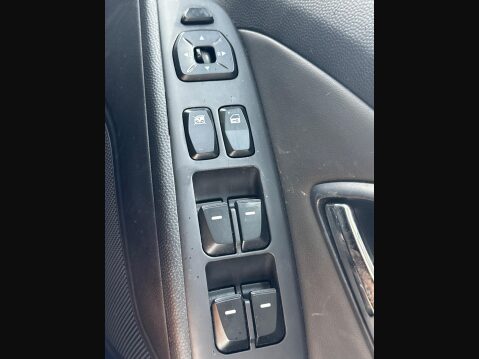 Hyundai ix35 2.0 CRDi Premium 4WD Euro 5 5dr 19