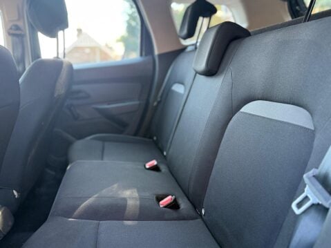 Dacia Duster 1.0 TCe Essential Euro 6 (s/s) 5dr 12