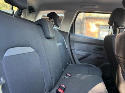 Dacia Duster 1.0 TCe Essential Euro 6 (s/s) 5dr 11